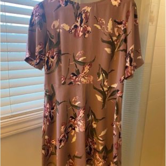 Dynamite dresses - Picture 4 of 4